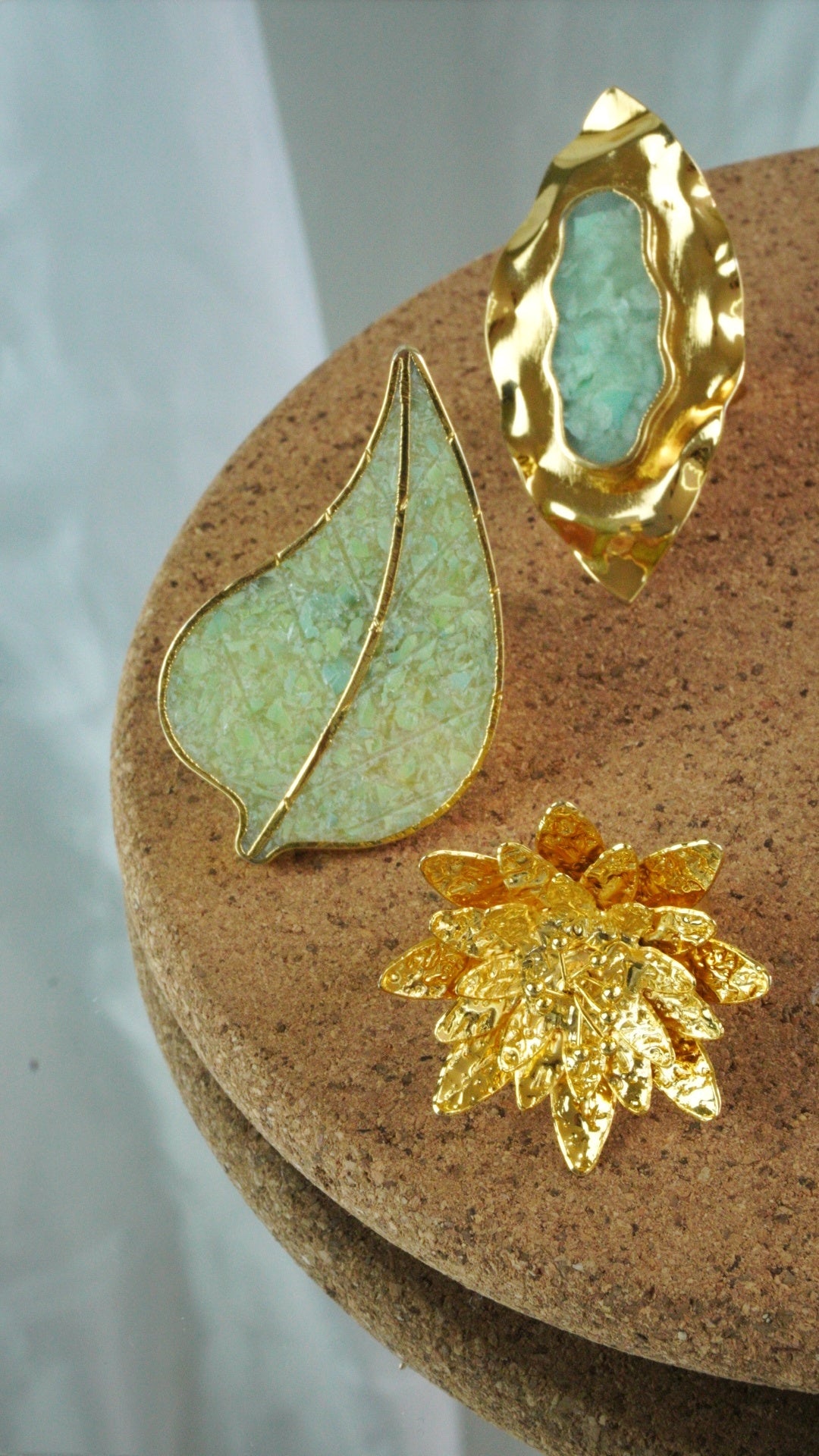 Open petals ring