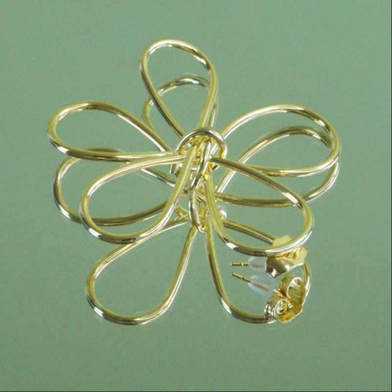 Aretes Flor Minimalista Dorada