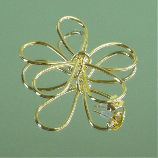 Aretes Flor Minimalista Dorada