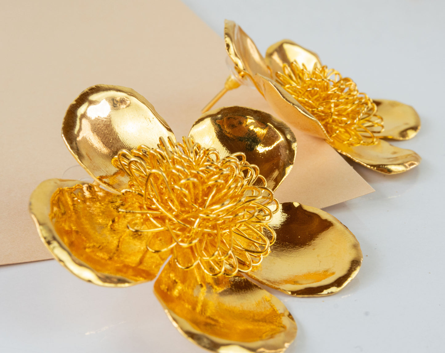 Aretes dorados Flor