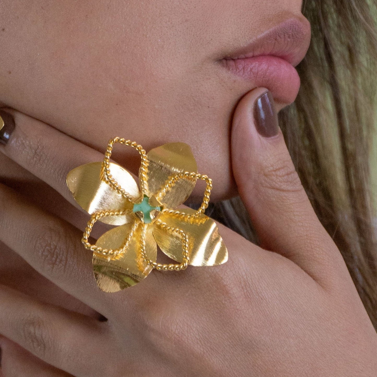 Double flower ring.