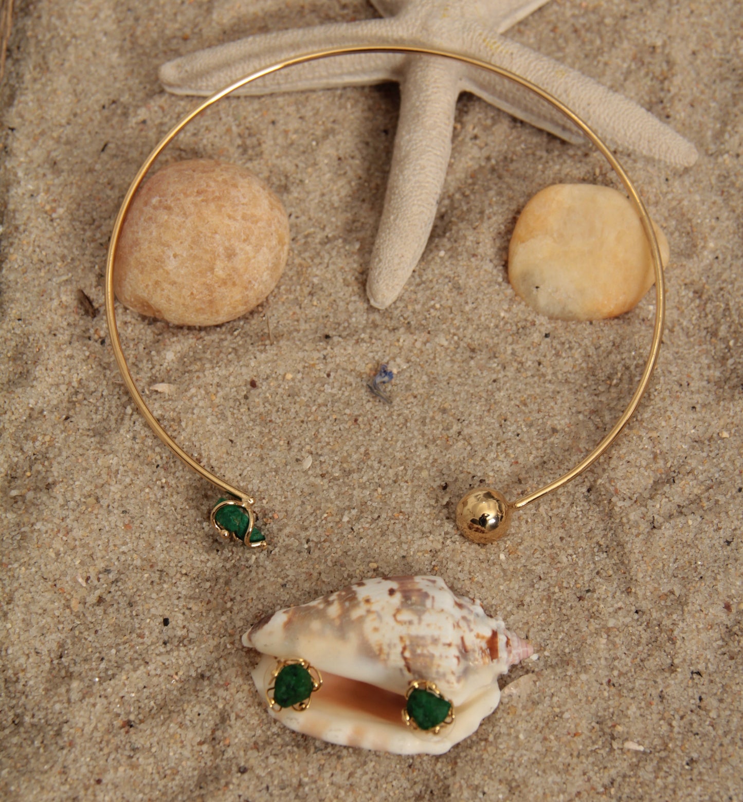 Emerald point necklace