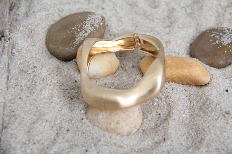Irregular bracelet