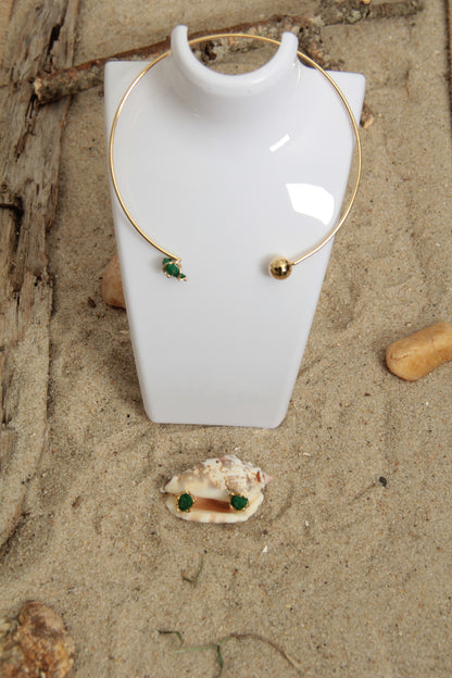 Emerald point necklace