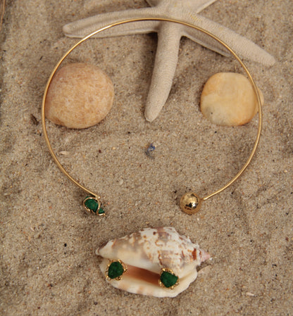 Emerald point necklace